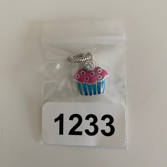 BRIGHTON Cupcake Pink & Blue ABC Charm - Picture 3 of 3